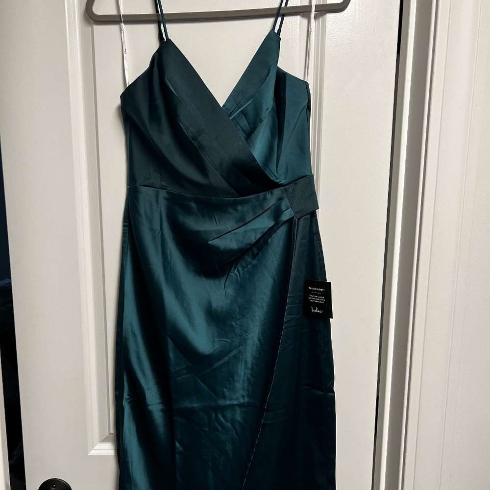 NWT size 4 Lulu’s dress
